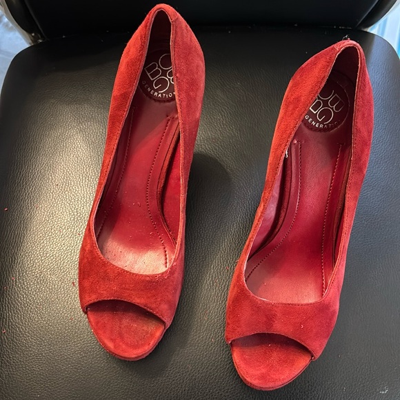 BCBGgeneration red suede heels - Picture 1 of 7